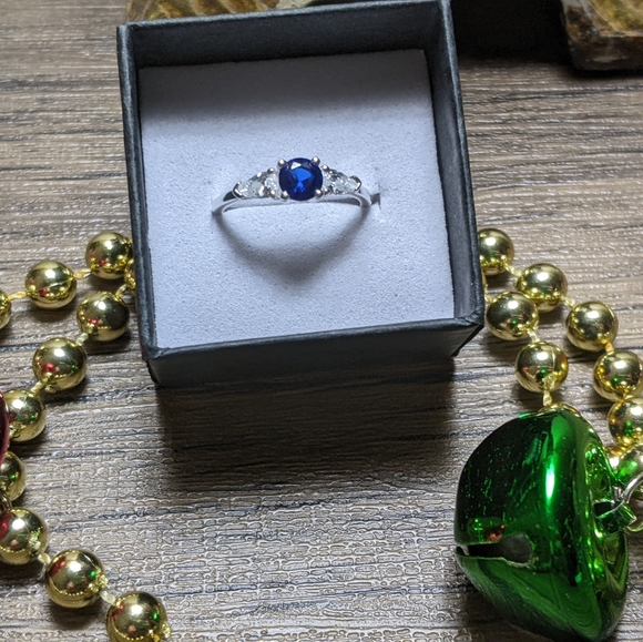 Silver Blue Cubic Zirconia Ring - Picture 4 of 4